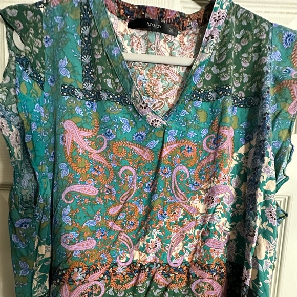 Fun2Fun Paisley Teal and VNeck Pink Short Sleeve Shirt 2XL - Picture 1 of 5